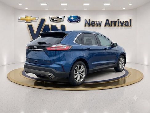 Used 2020 Ford Edge Titanium AWD/4WD image 2
