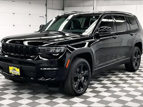 Used 2025 Jeep Grand Cherokee L Limited w/ Black Appearance Package AWD/4WD image 12