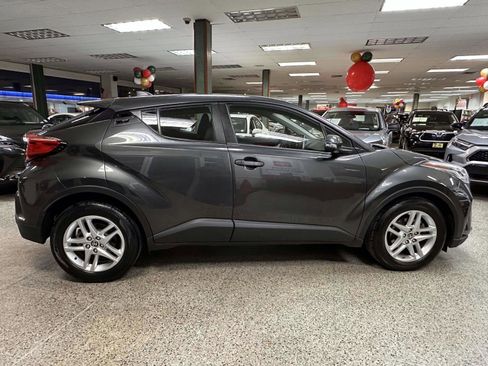Certified 2021 Toyota C-HR LE image 6