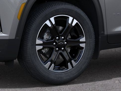 New 2027 Chevrolet Traverse LT w/ Sun and Wheel Package FWD image 9