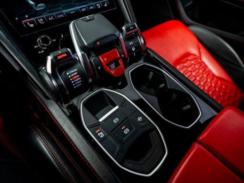 Used 2021 Lamborghini Urus image 53