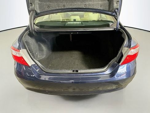 Used 2017 Toyota Camry LE image 24