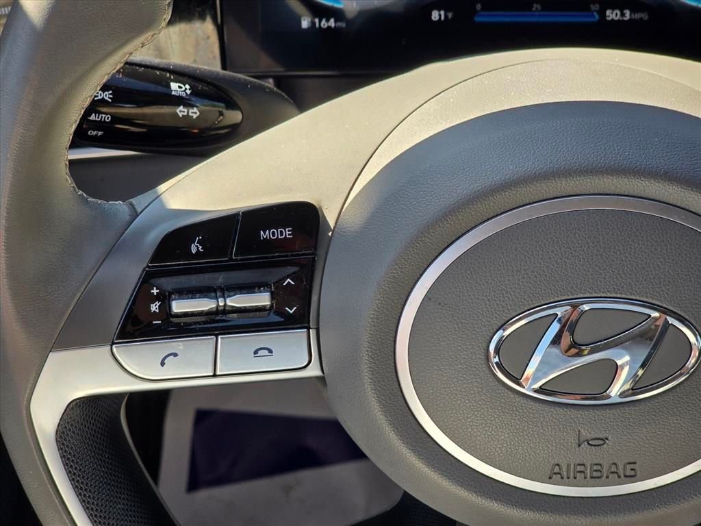 Used 2023 Hyundai Elantra SEL w/ Convenience Package FWD image 15