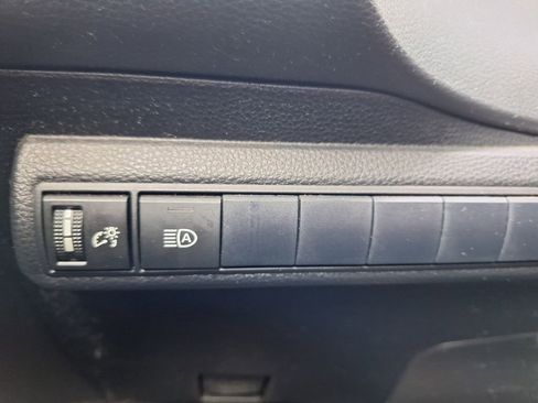 Used 2021 Toyota Corolla SE w/ Carpet Mat Package (TMS) image 12