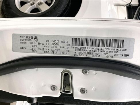 Used 2017 RAM 1500 Express image 19