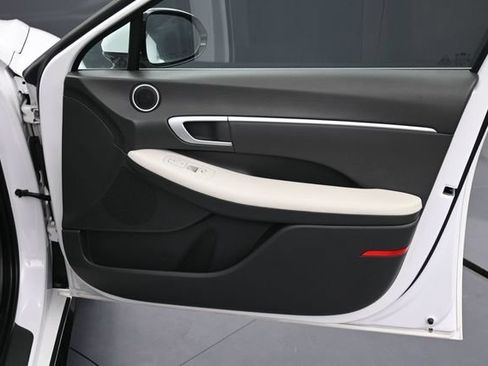 Used 2025 Hyundai Sonata SEL FWD image 33
