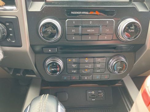 Used 2015 Ford F150 Lariat w/ Equipment Group 502A Luxury image 18