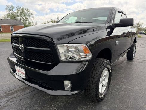 Used 2018 RAM 1500 Express AWD/4WD image 3