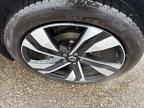 Used 2024 Volvo XC40 B5 Ultimate image 10