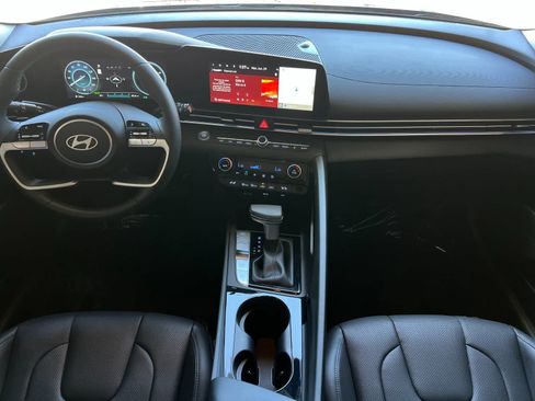Certified 2026 Hyundai Elantra Limited FWD image 4