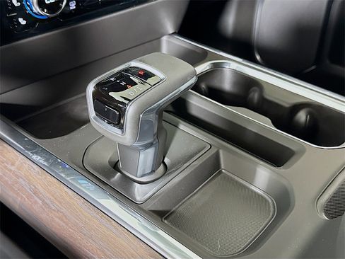 New 2026 GMC Sierra 1500 SLT image 11