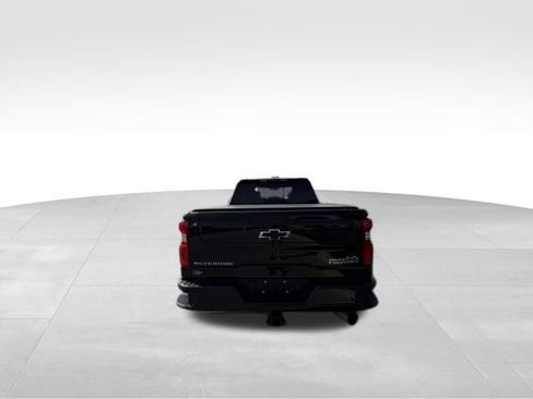 Used 2024 Chevrolet Silverado 2500 High Country w/ High Country Premium Package AWD/4WD image 5