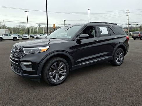 Used 2022 Ford Explorer XLT w/ Equipment Group 202A AWD/4WD image 6