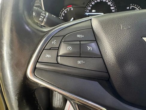 Used 2018 Cadillac XT5 AWD image 15