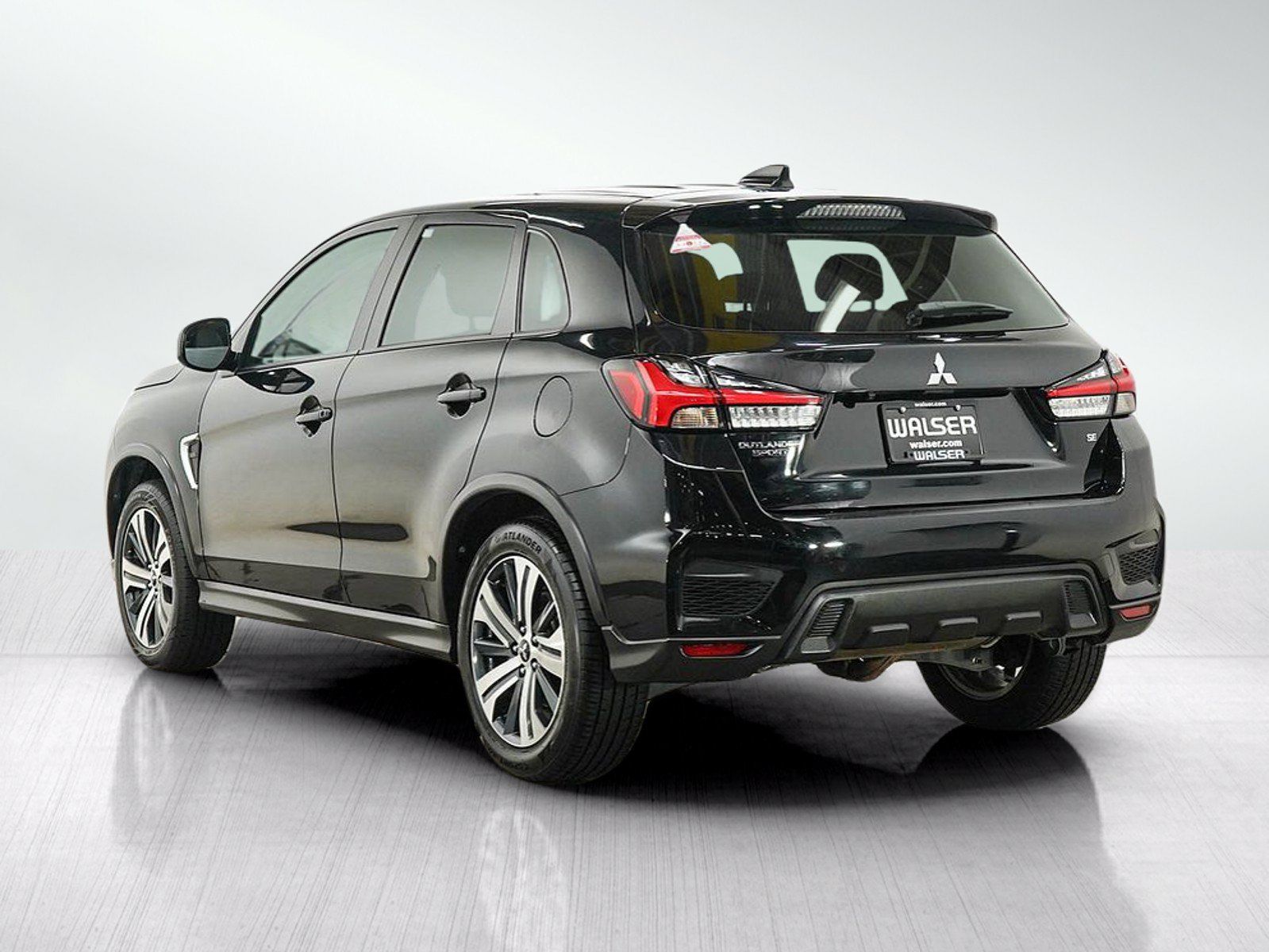 Used 2024 Mitsubishi Outlander Sport SE AWD/4WD image 3