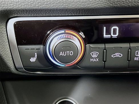 Used 2025 Audi Q3 2.0T Premium Plus image 22