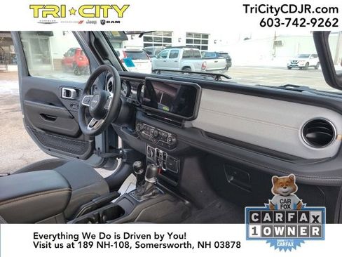 Used 2024 Jeep Wrangler Unlimited Sahara image 22