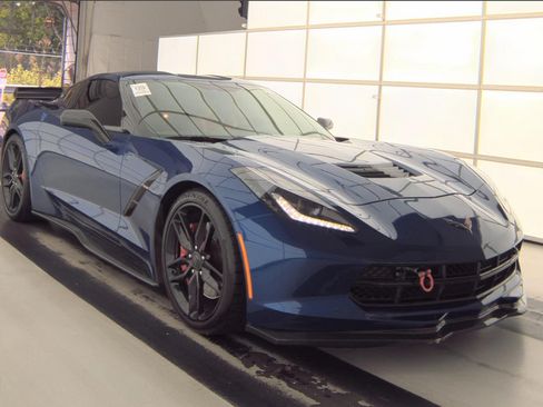 Used 2016 Chevrolet Corvette Stingray Coupe w/ 2LT Preferred Equipment Group RWD image 4