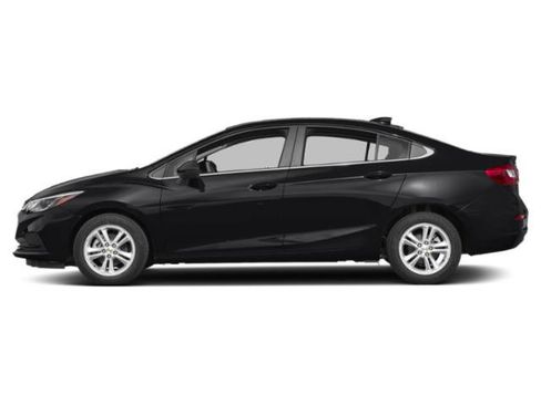 Used 2018 Chevrolet Cruze LT w/ Sun And Sound Package image 3