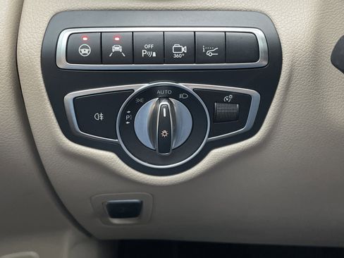 Used 2019 Mercedes-Benz GLC 300 image 25