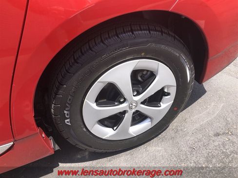 Used 2013 Toyota Prius Four w/ Deluxe Solar Roof Pkg FWD image 25