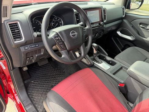 Used 2022 Nissan Frontier SV image 12