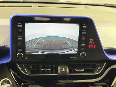 Used 2021 Toyota C-HR XLE image 19