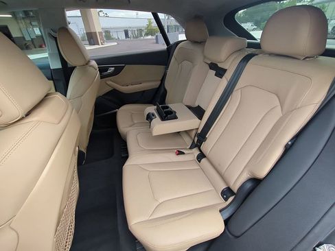 Used 2021 Audi Q8 Prestige image 13