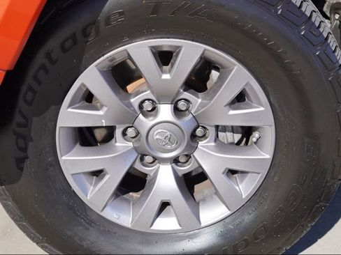 Used 2018 Toyota Tacoma SR5 image 14