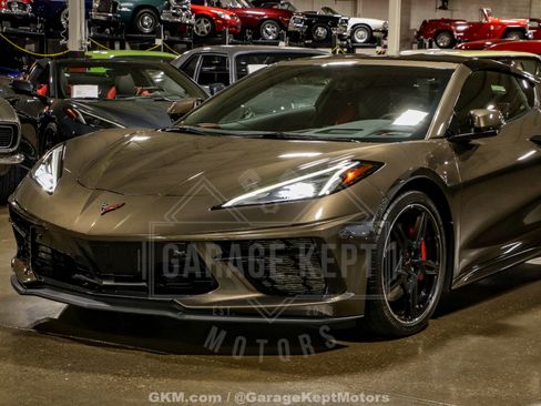 Used 2020 Chevrolet Corvette Stingray Preferred Cpe w/ 2LT Preferred Equipment Group RWD image 23