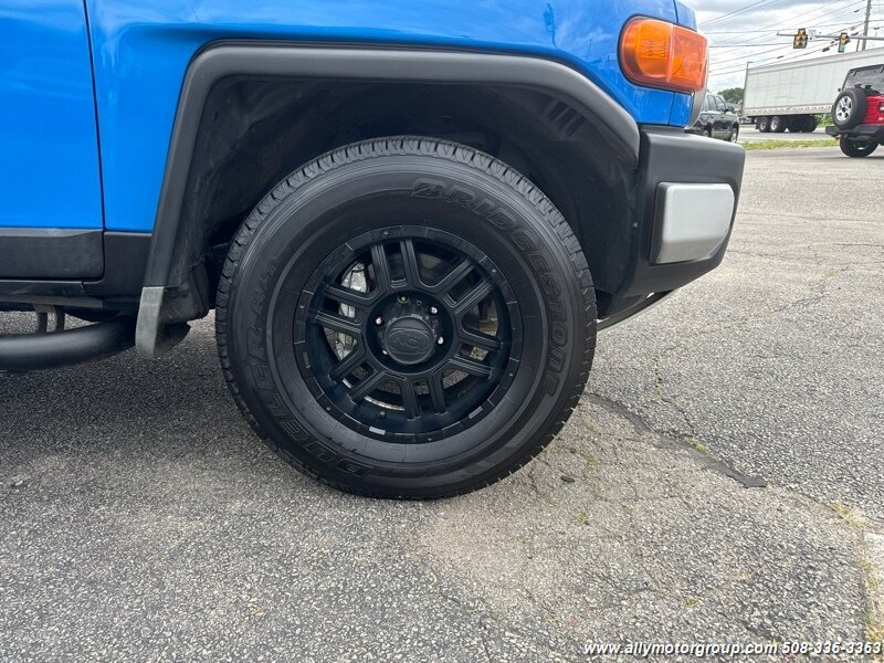 Used 2007 Toyota FJ Cruiser 4WD w/ Upgrade Pkg 2 image 12