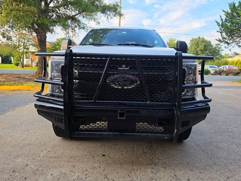 Used 2019 Ford F250 XL w/ Power Equipment Group AWD/4WD image 4