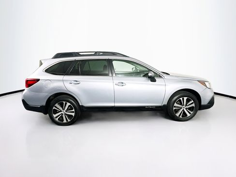 Used 2018 Subaru Outback 2.5i Limited image 10