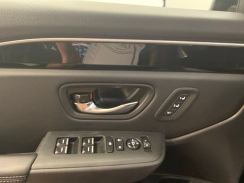 Used 2025 Honda Pilot EX-L image 17
