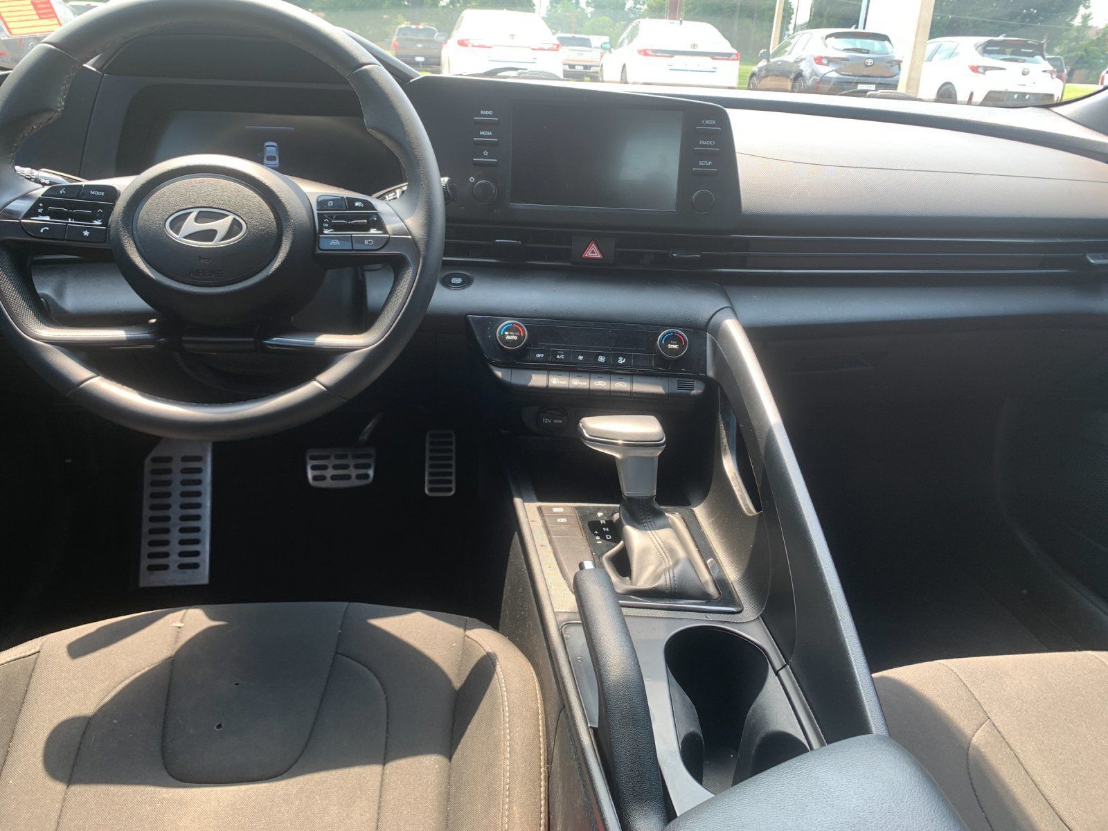 Used 2026 Hyundai Elantra Sport FWD image 17
