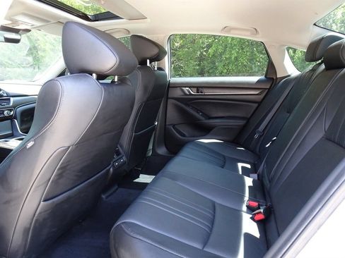 Used 2021 Honda Accord Touring image 14