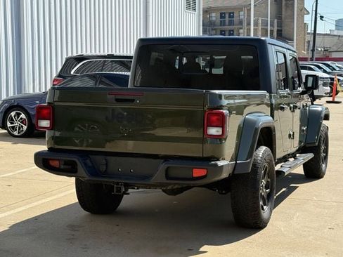 Used 2022 Jeep Gladiator Sport AWD/4WD image 4