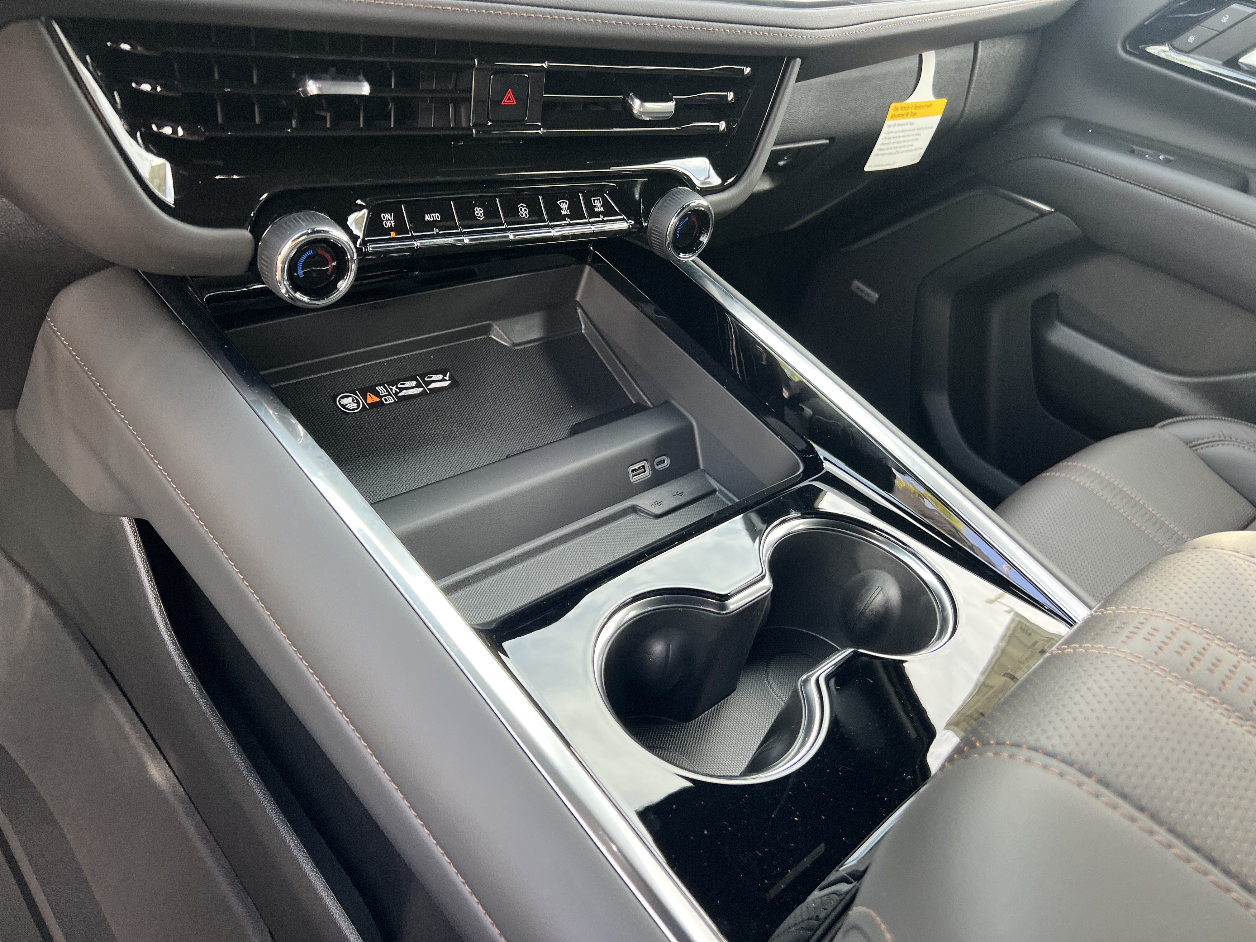 New 2027 Chevrolet Tahoe High Country AWD/4WD image 32