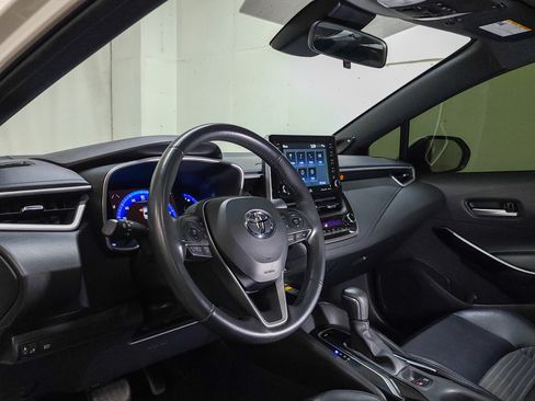 Used 2020 Toyota Corolla XSE image 40