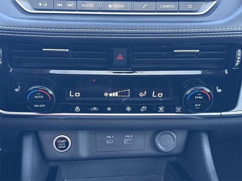 Used 2023 Nissan Rogue SV w/ SV Premium Package image 17