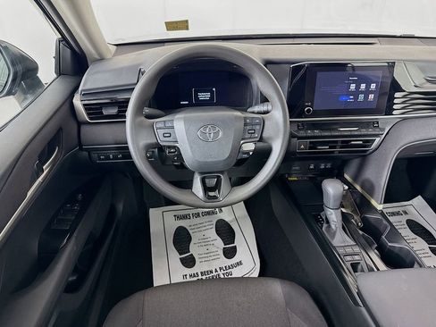 Used 2025 Toyota Camry LE image 21