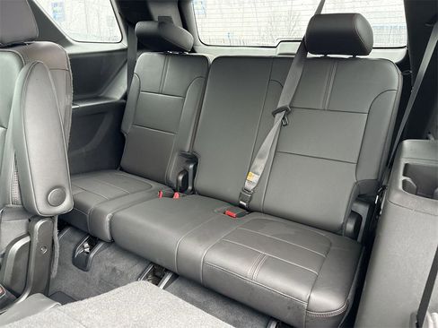 Used 2023 Chevrolet Traverse RS image 24