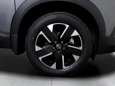 Used 2025 Nissan Kicks SR image 34