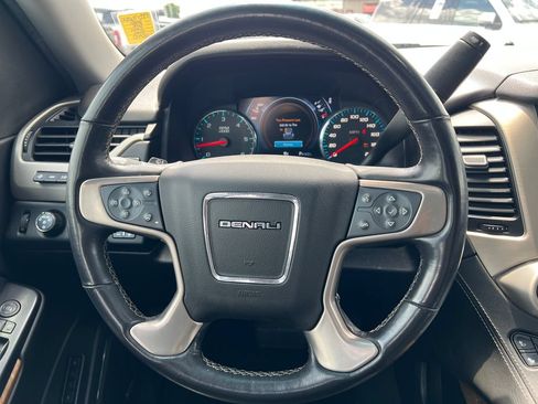 Used 2020 GMC Yukon XL Denali w/ Denali Ultimate Package AWD/4WD image 30