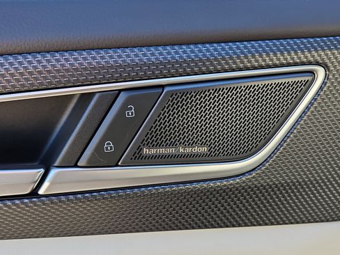 Used 2025 Volkswagen Atlas Cross Sport SEL Premium R-Line image 14