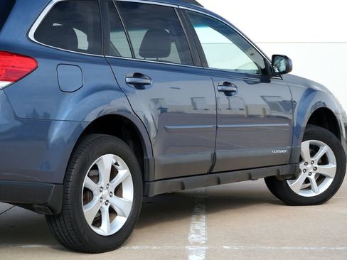 Used 2014 Subaru Outback 2.5i Limited w/ Moonroof Package AWD/4WD image 34