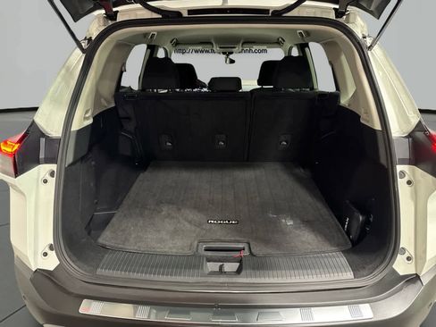 Used 2023 Nissan Rogue S image 25