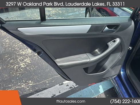 Used 2014 Volkswagen Jetta SE FWD image 24