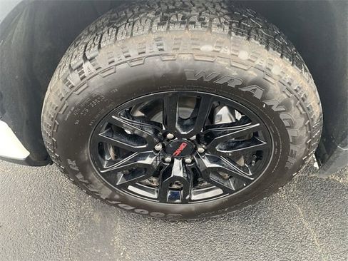 Certified 2025 GMC Sierra 1500 Elevation image 32