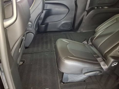 New 2026 Chrysler Pacifica Select w/ S Appearance Package AWD/4WD image 10